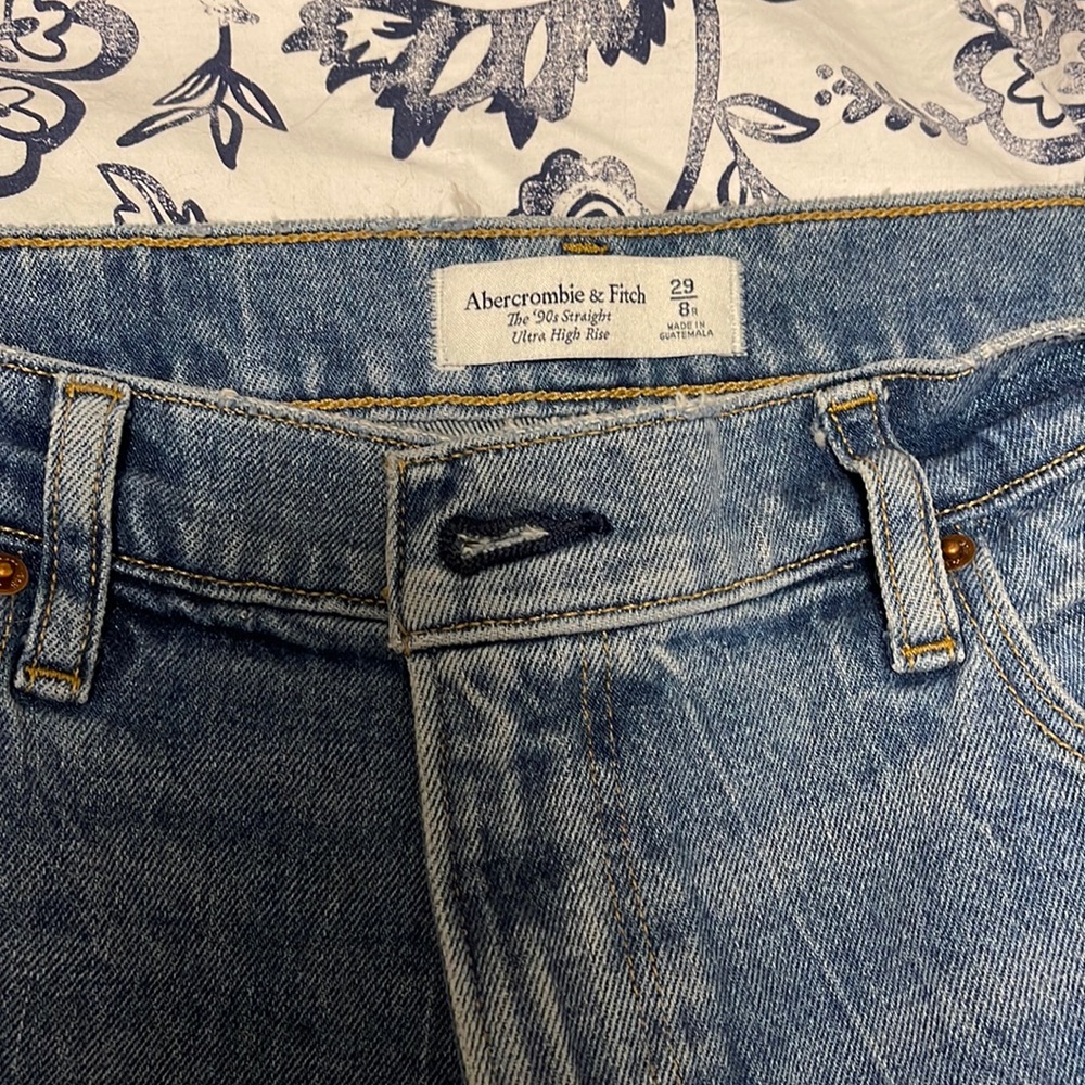 Abercrombie 90’s straight Ultra high rise